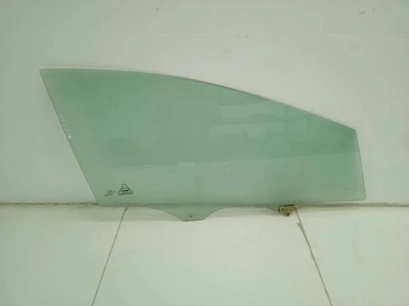 Стекло двери передней правой Kia Ceed (JD) 2012-2018