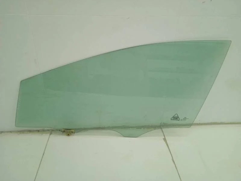 Стекло двери передней левой Kia Ceed (JD) 2012-2018