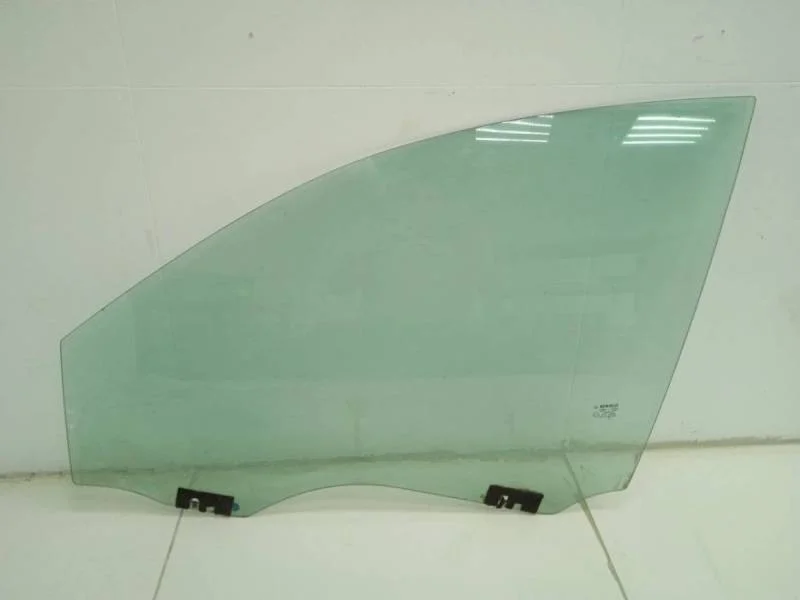 Стекло двери передней левой Renault Megane (2) 2002-2009