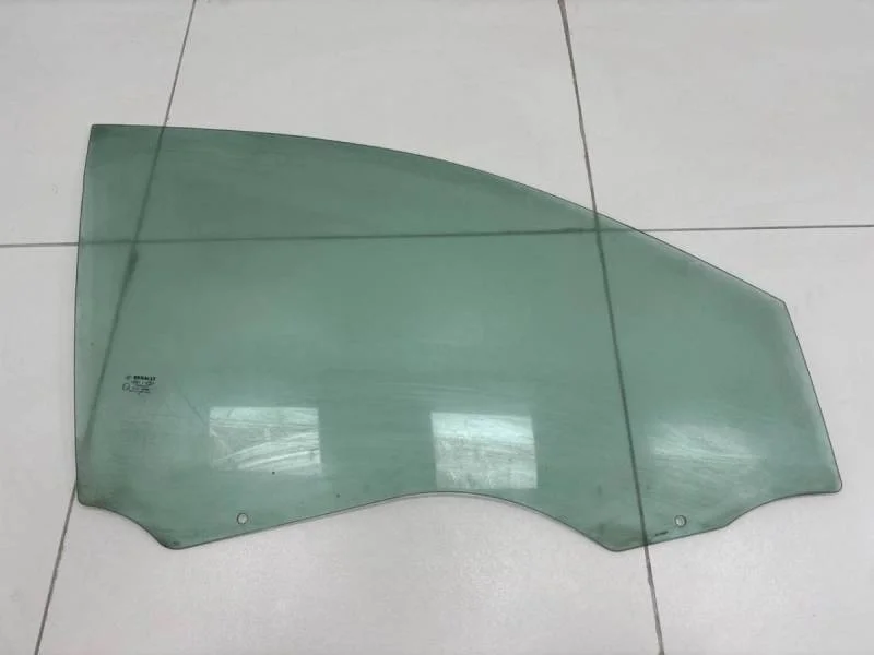 Стекло двери передней правой Renault Megane (2) 2002-2009