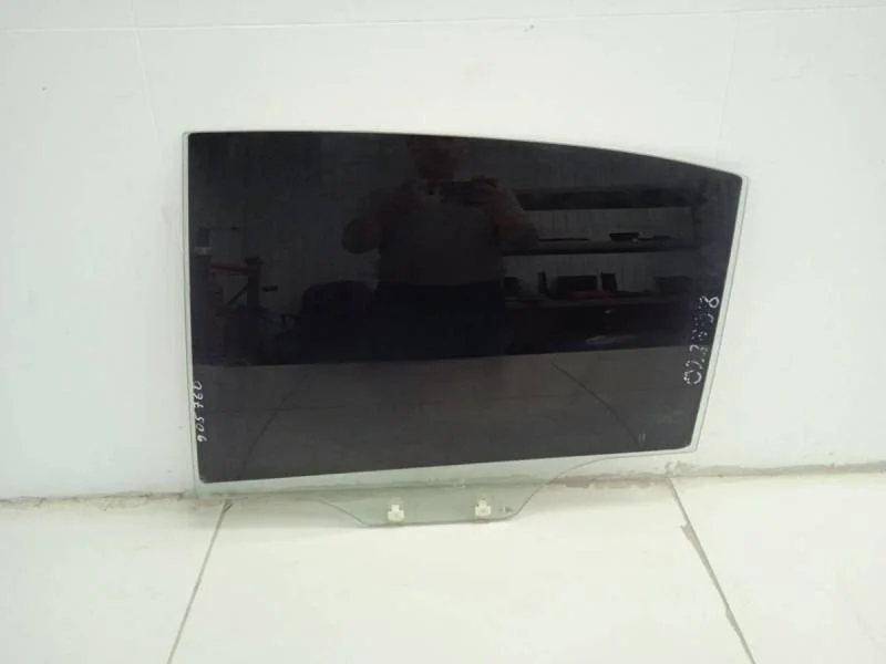 Стекло двери задней левой Kia Rio 2 (JB) 2005-2011