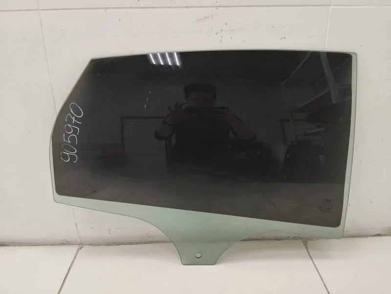Стекло двери задней правой Ford Focus 3 2011>