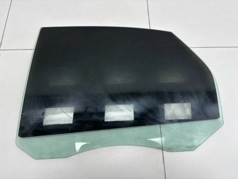 Стекло двери задней левой Ford Focus 2 (DA) 2005-2008