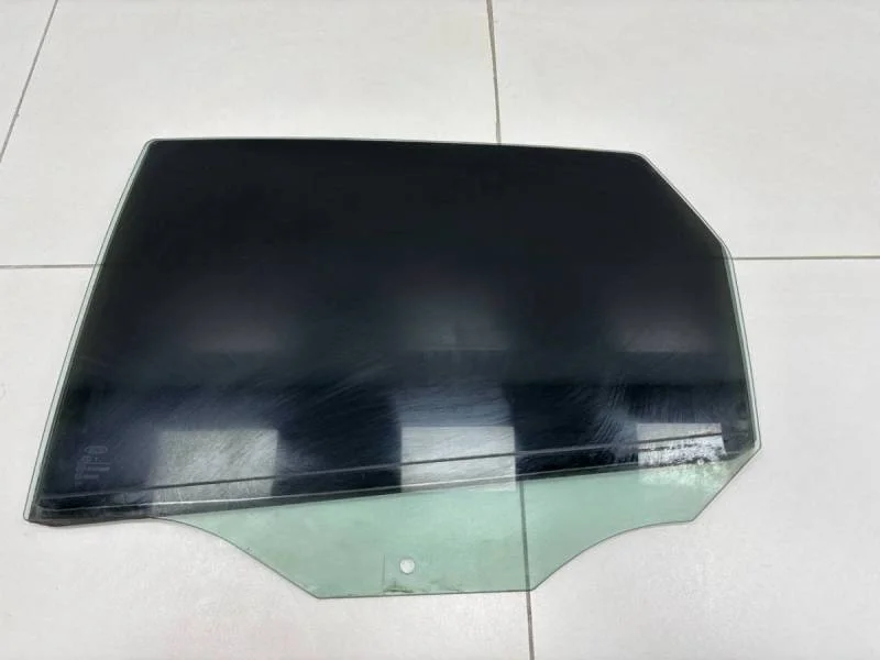 Стекло двери задней левой Ford Focus 1 1998-2004
