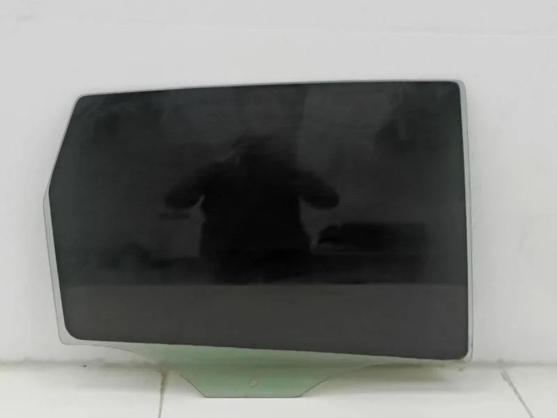 Стекло двери задней правой Ford Fiesta (MK5) 2002-2008