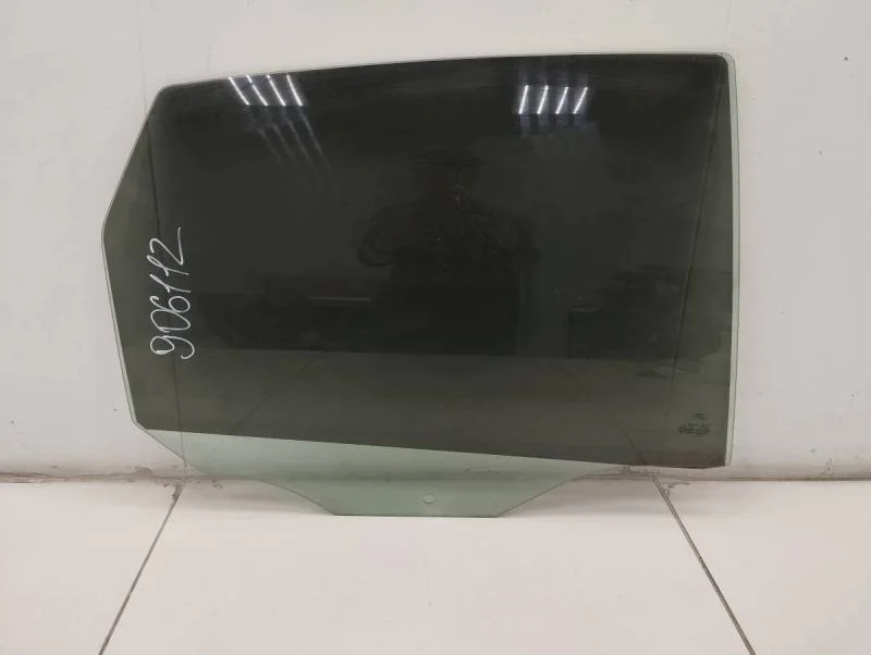 Стекло двери задней правой Ford Focus 1 1998-2004