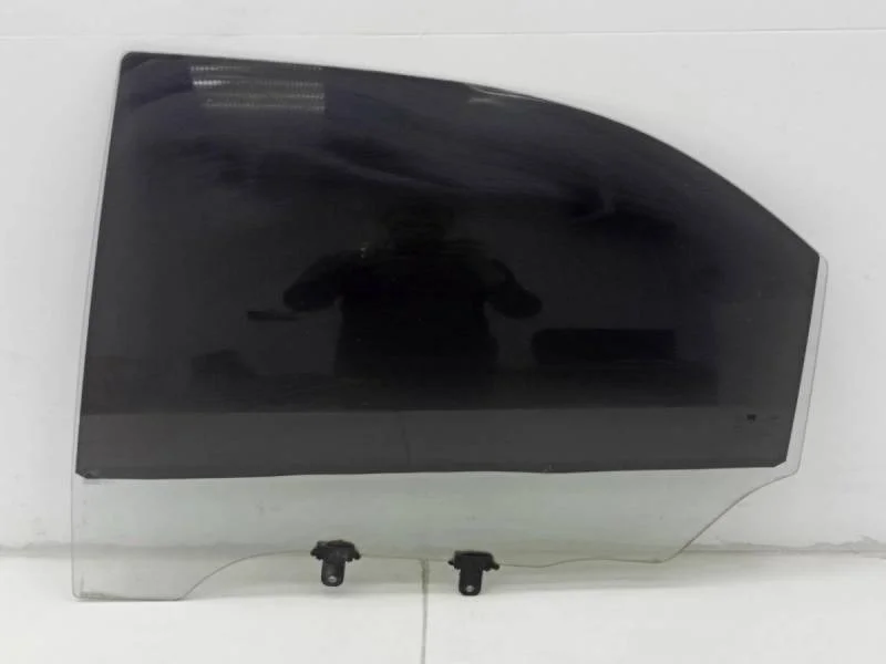 Стекло двери задней левой Kia Magentis (GD) 2000-2005