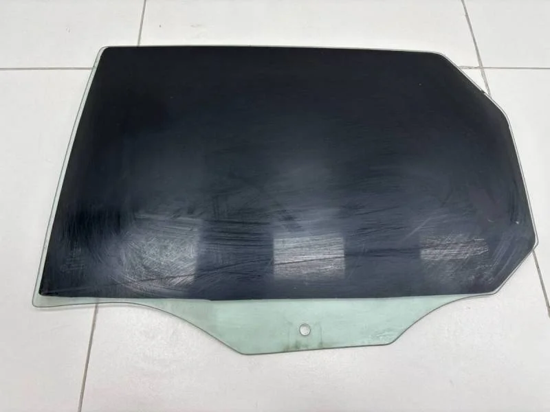 Стекло двери задней левой Ford Focus 1 1998-2004