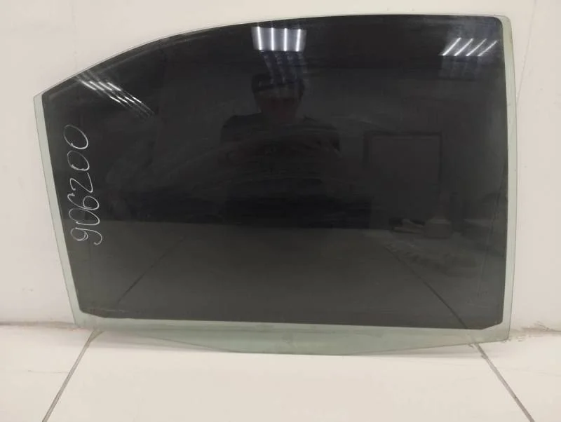Стекло двери задней правой Ford Mondeo 3 2000-2007
