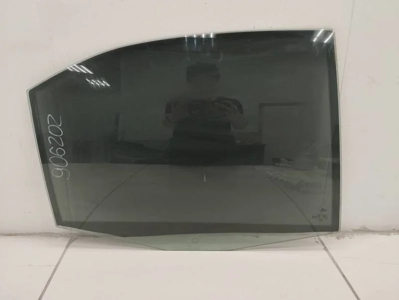 Стекло двери задней правой Ford Mondeo 3 2000-2007