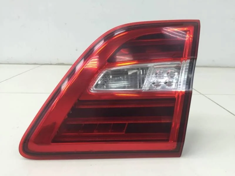 Фонарь задний внутренний правый Mercedes-Benz ML-Class (W166) 2011>