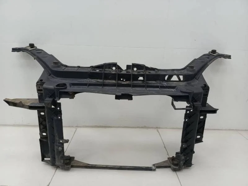 Панель передняя Ford Fiesta (MK5) 2002-2008