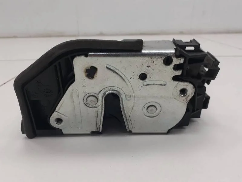 Замок двери передней правой BMW X3 F25 2010-2017