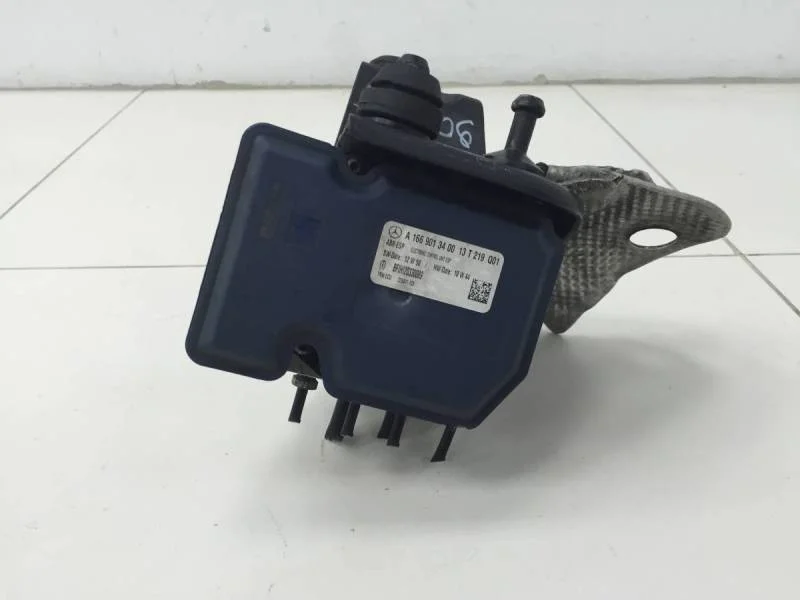 Блок ABS (насос) Mercedes-Benz ML-Class (W166) 2011>