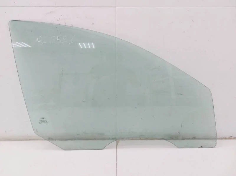 Стекло двери передней правой Ford Focus 1 1998-2004