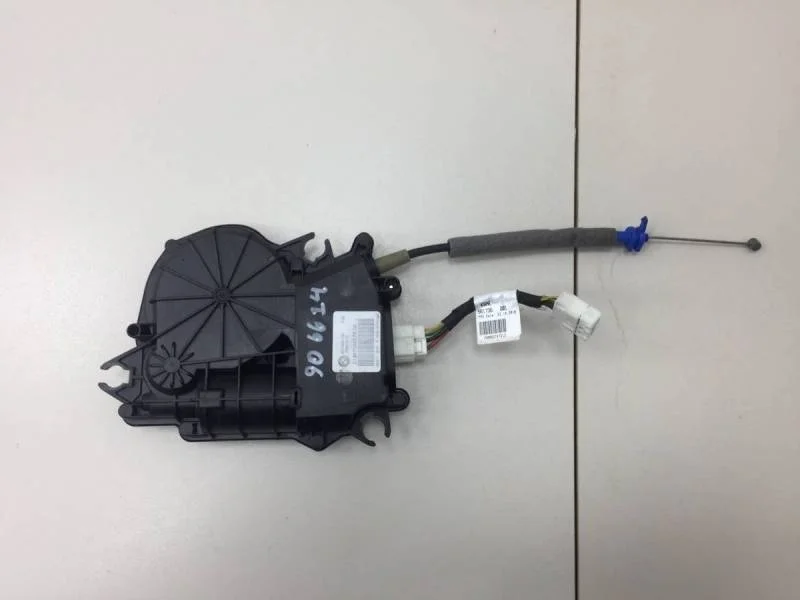 Активатор замка багажника BMW X3 F25 2010-2017