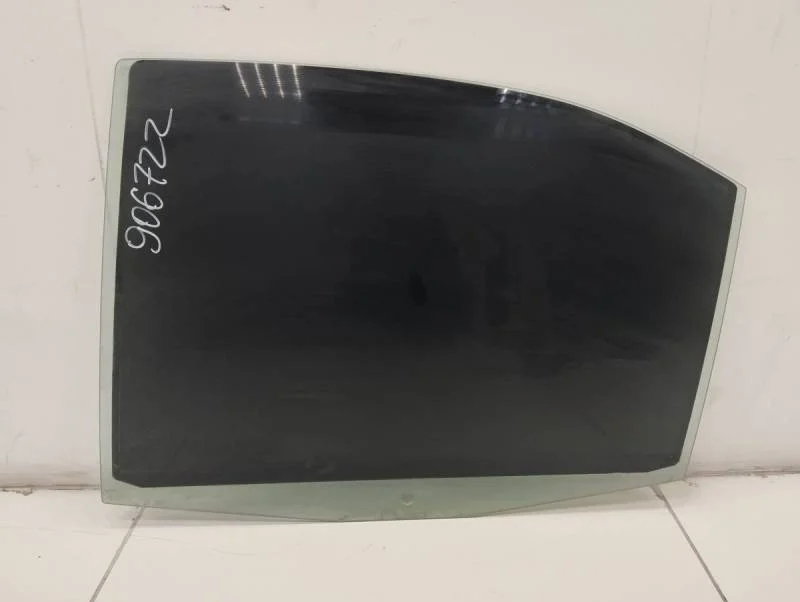 Стекло двери задней левой Ford Mondeo 3 2000-2007