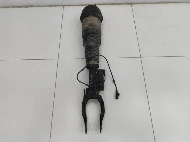 Амортизатор передний правый Mercedes-Benz ML-Class (W166) 2011>