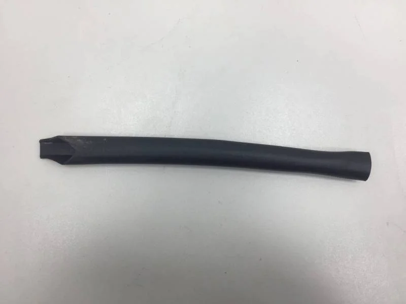 Уплотнитель капота BMW X3 F25 2010-2017