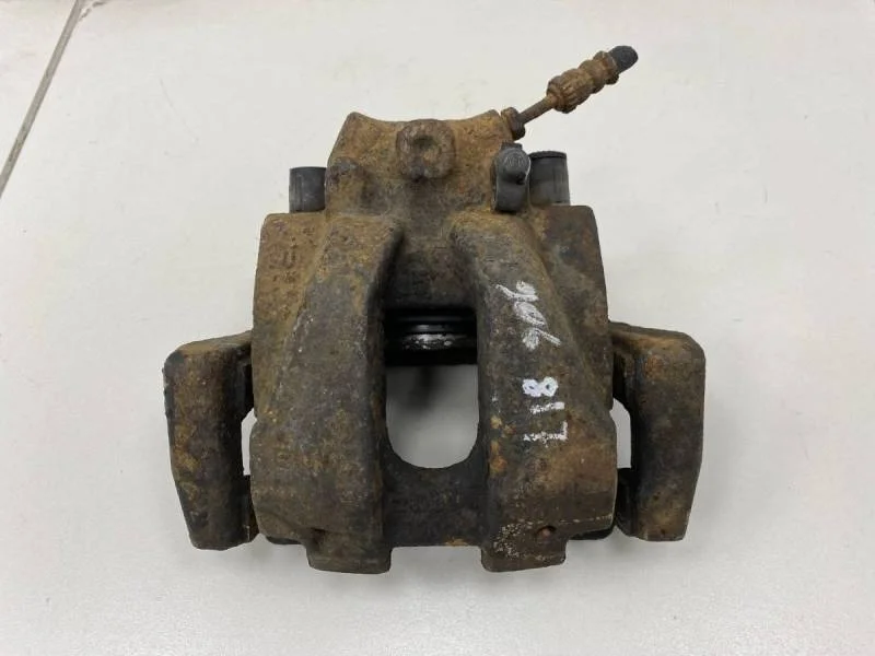 Суппорт передний правый BMW X3 F25 2010-2017