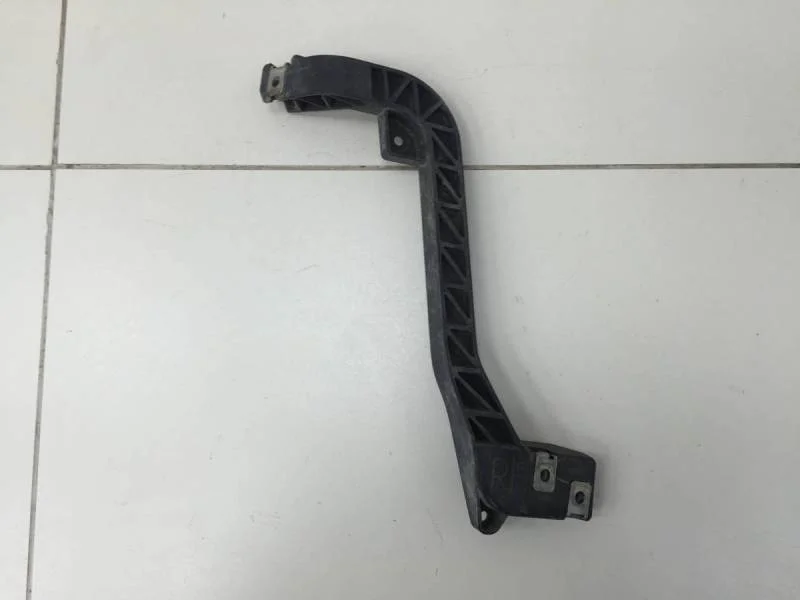 Кронштейн переднего бампера правый Mercedes-Benz ML-Class (W166) 2011>