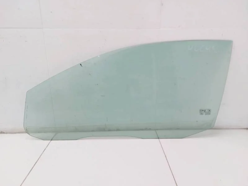 Стекло двери передней левой Ford Focus 2 (DA) 2005-2008