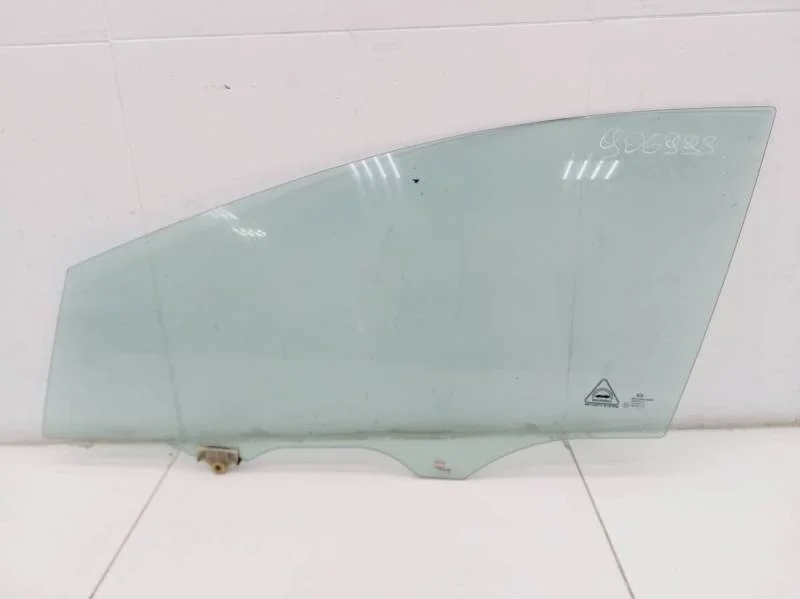 Стекло двери передней левой Kia Ceed (JD) 2012-2018