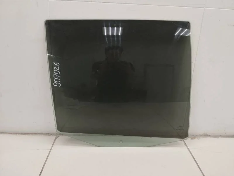 Стекло двери задней правой Ford Fusion (JU) 2002-2012