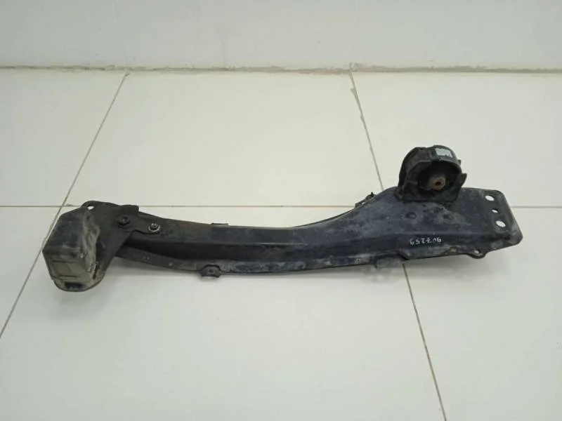 Балка передняя продольная Toyota Corolla E120 2001-2007