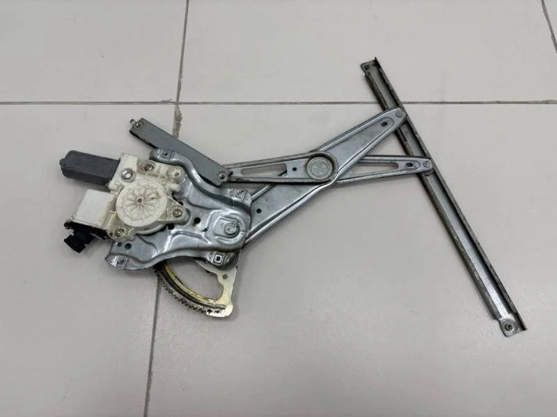 Стеклоподъемник электр. передний правый Toyota Corolla E120 2001-2007