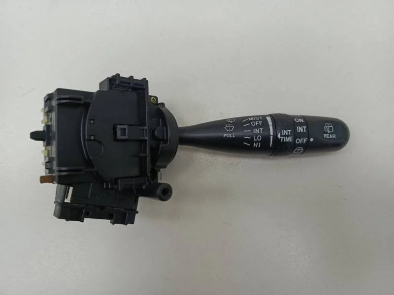 Переключатель стеклоочистителей Toyota Corolla E120 2001-2007