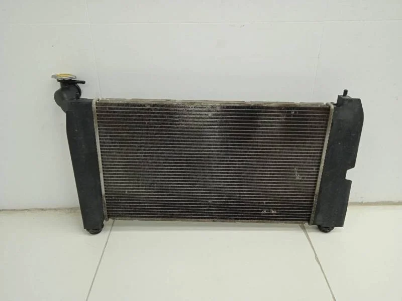 Радиатор охлаждения двигателя Toyota Corolla E120 2001-2007
