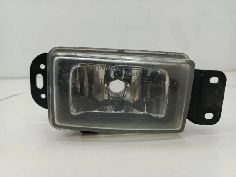 Фара противотуманная правая Toyota Corolla E120 2001-2007