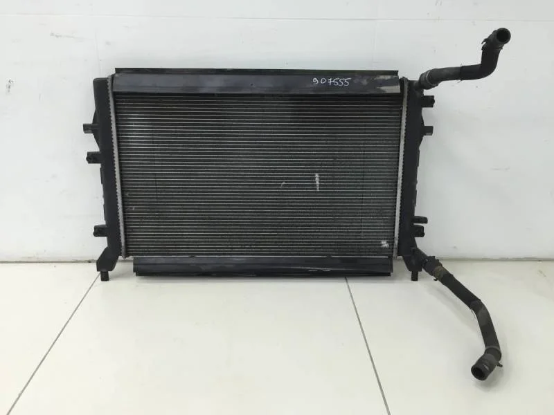 Радиатор охлаждения двигателя Volkswagen Golf 6 (5K) 2009-2013