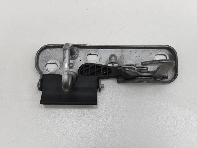Крючок капота Volkswagen Golf 6 (5K) 2009-2013