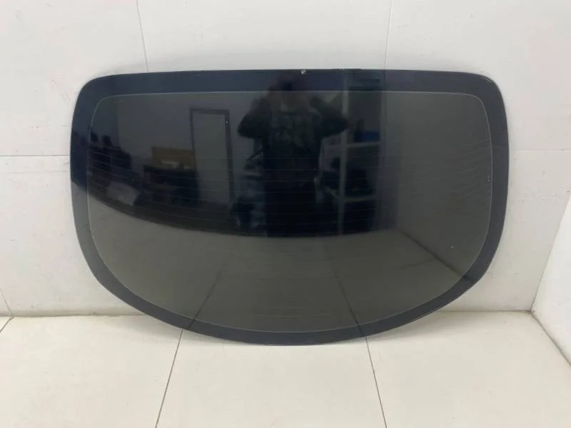 Стекло заднее Nissan Primera (P12) 2002-2007