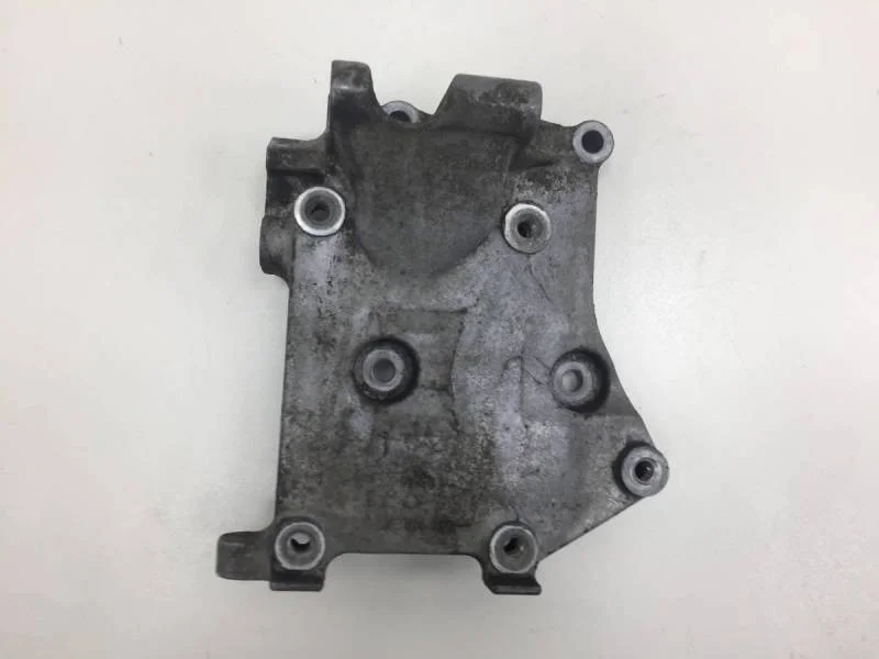 Кронштейн генератора Nissan Primera (P12) 2002-2007