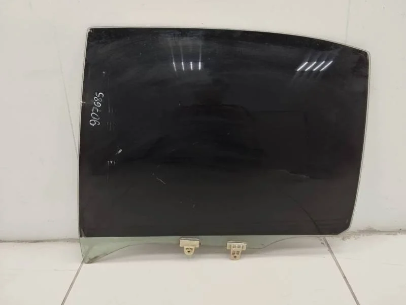 Стекло двери задней левой Nissan Maxima (A32) 1995-2000