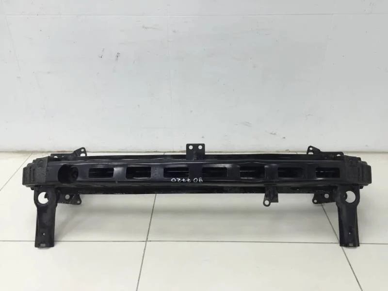 Усилитель переднего бампера Volkswagen Golf 6 (5K) 2009-2013