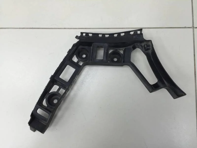 Кронштейн заднего бампера правый Volkswagen Golf 6 (5K) 2009-2013