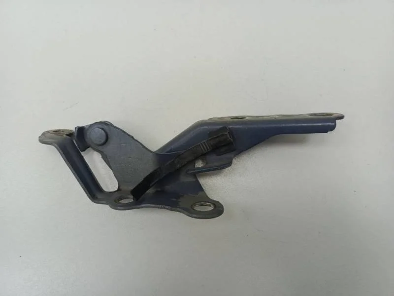 Петля капота правая Toyota Corolla E120 2001-2007