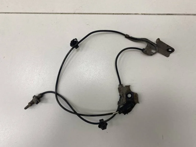 Датчик ABS передний правый Toyota Corolla E150 2006-2013