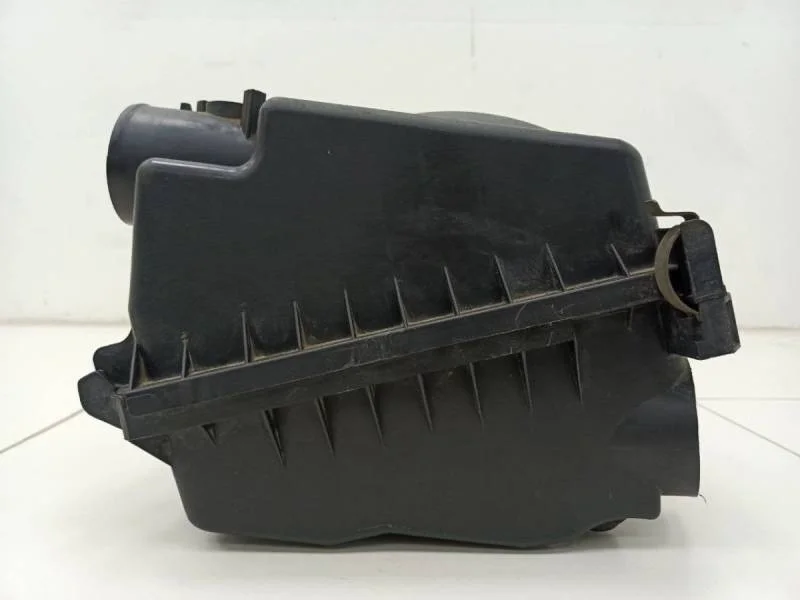 Корпус воздушного фильтра Toyota Corolla E120 2001-2007