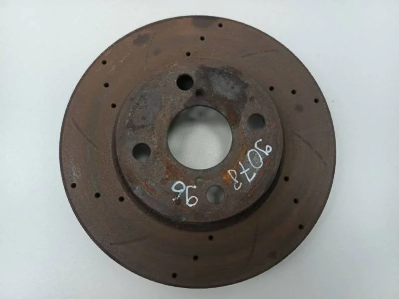 Диск тормозной передний Toyota Corolla E120 2001-2007
