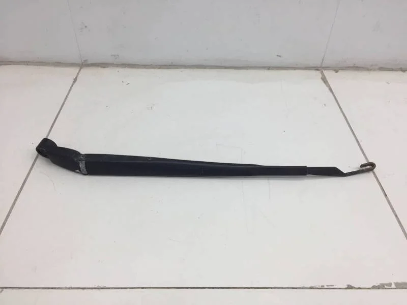 Поводок стеклоочистителя передний левый Toyota Corolla E150 2006-2013