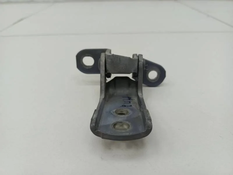 Петля двери передней правой верхняя Toyota Corolla E120 2001-2007