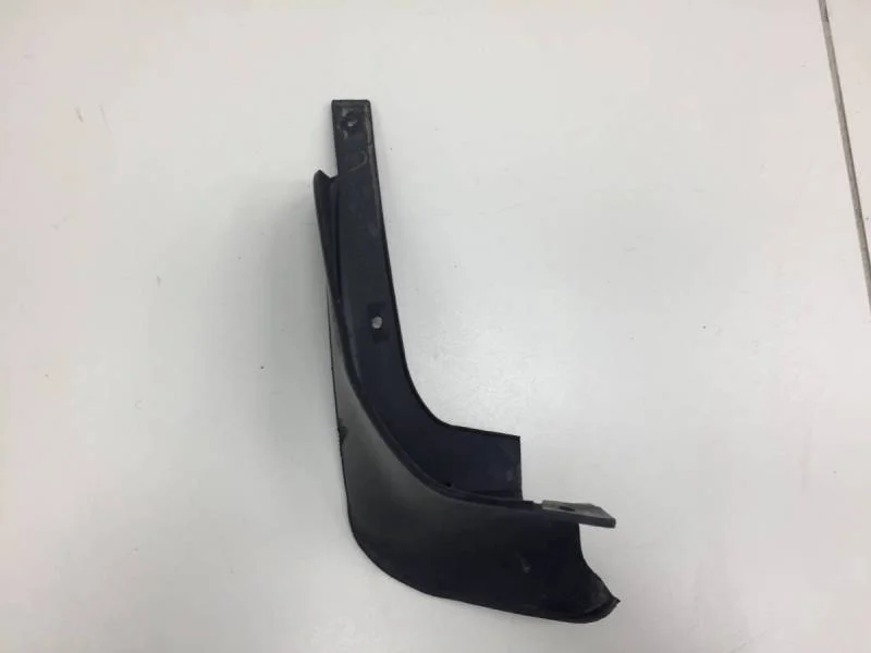 Брызговик передний левый Toyota Corolla E150 2006-2013