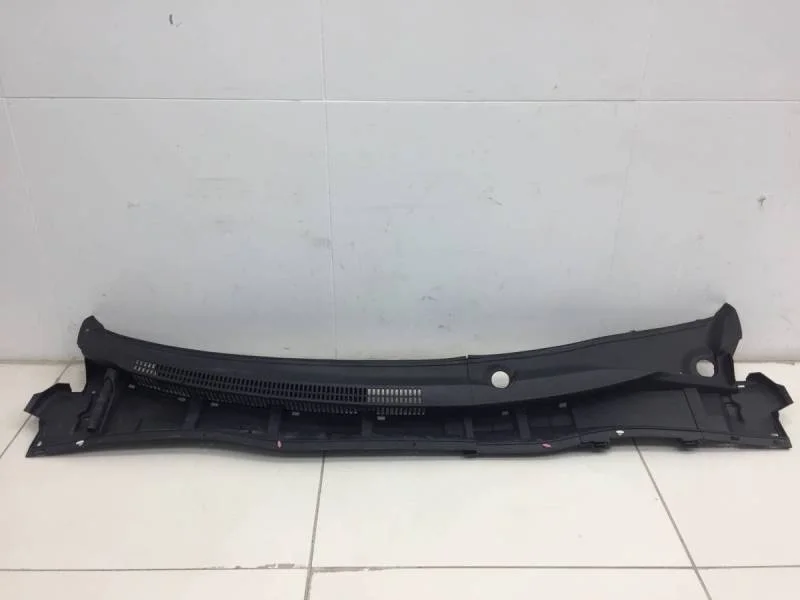 Решетка стеклооч. (планка под лобовое стекло, жабо) Toyota Corolla E150 2006-2013