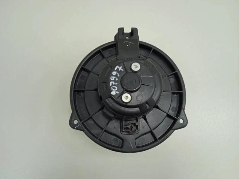 Моторчик отопителя Toyota Corolla E120 2001-2007