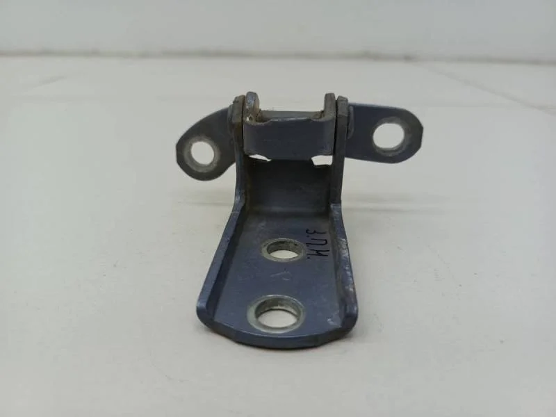 Петля двери задней правой нижняя Toyota Corolla E120 2001-2007